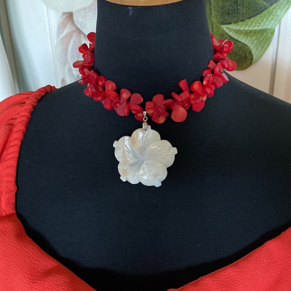Fabulous coral necklace with pizzazz! - Picture 6 of 6